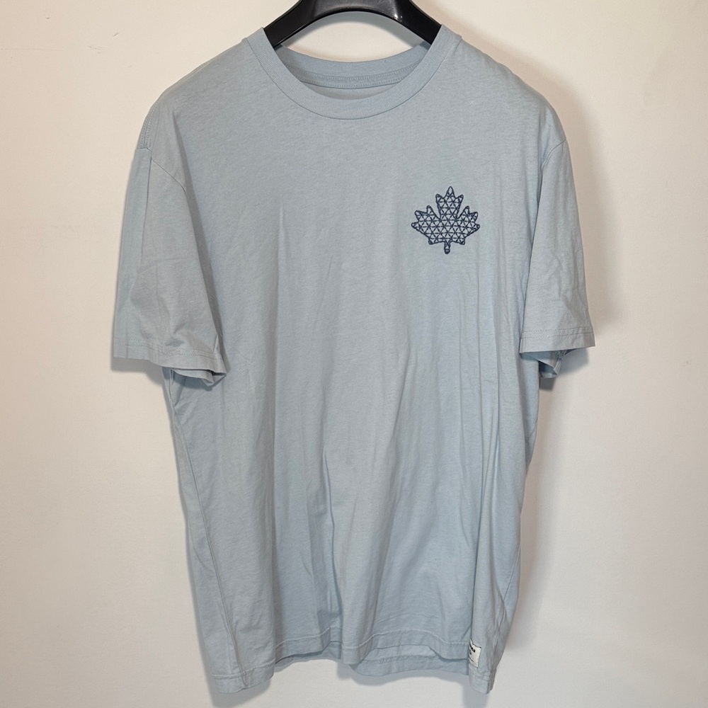 Roots | NWT Patriot Tee with Navy Leaf Design | M